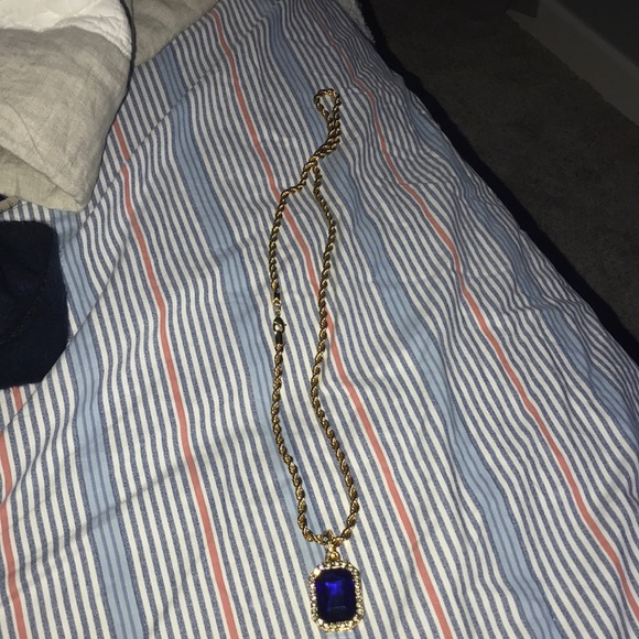 Necklace - Picture 1 of 2